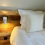 Renovated With Access At Super-besse Super Besse