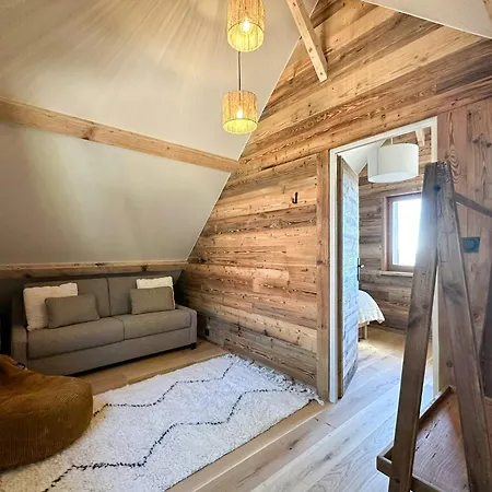 Renovated With Access At Super-besse Super Besse