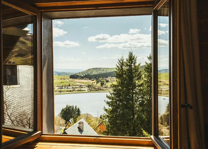 Renovated With Access At Super-besse Feriehus Super Besse