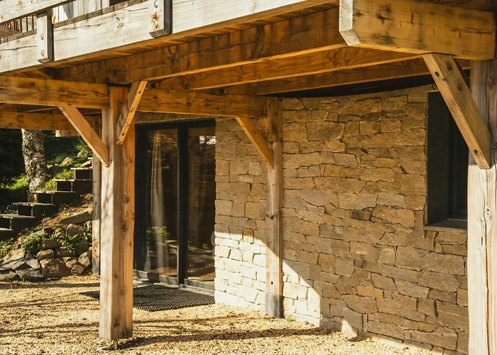 Renovated With Access At Super-besse * Super Besse