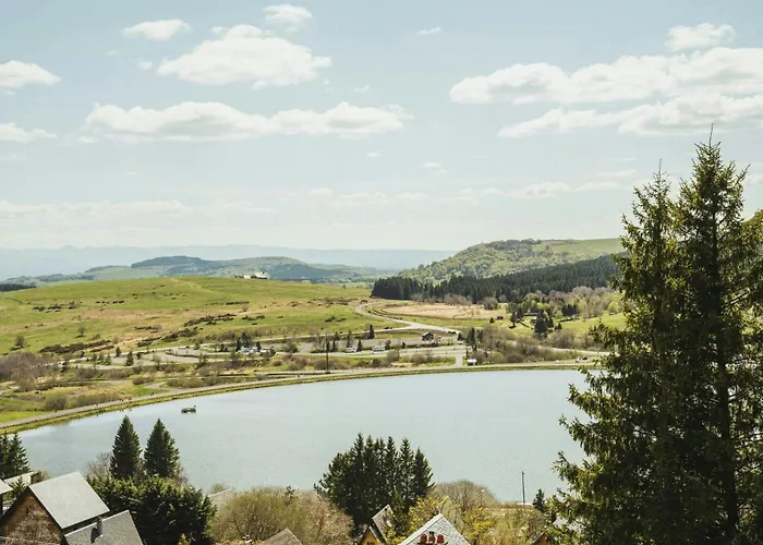 Renovated With Access At Super-besse *